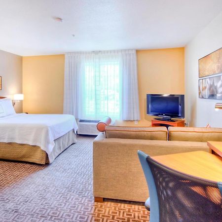 Towneplace Suites Raleigh Cary/Weston Parkway Zewnętrze zdjęcie