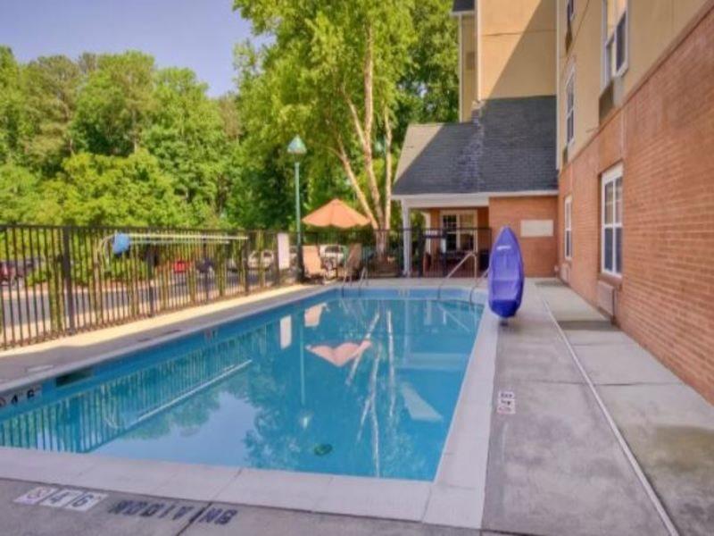Towneplace Suites Raleigh Cary/Weston Parkway Zewnętrze zdjęcie
