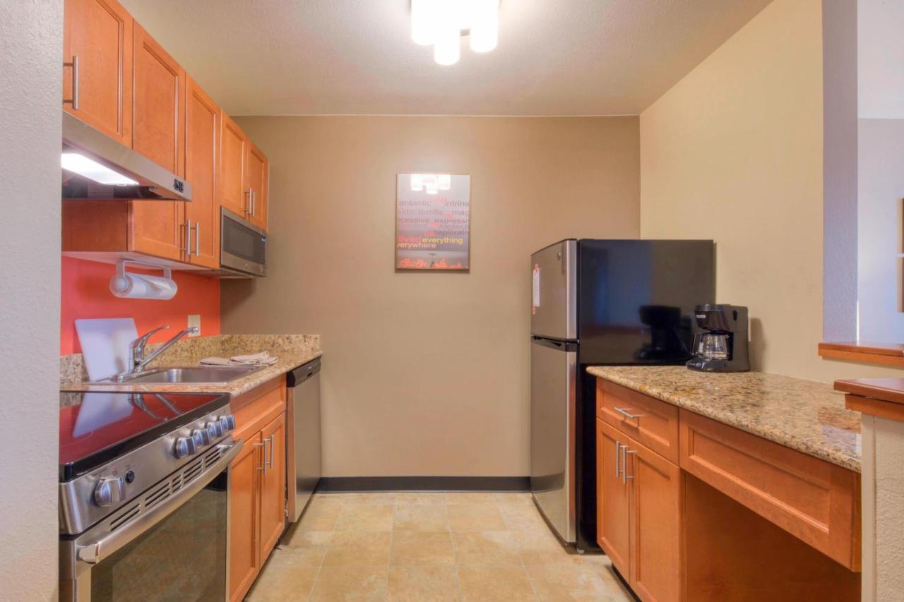 Towneplace Suites Raleigh Cary/Weston Parkway Zewnętrze zdjęcie