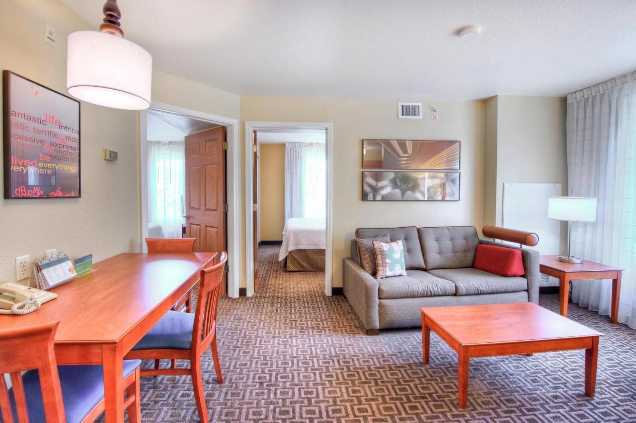 Towneplace Suites Raleigh Cary/Weston Parkway Zewnętrze zdjęcie