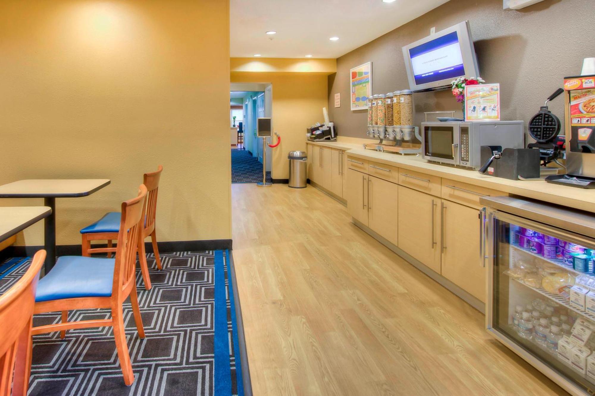 Towneplace Suites Raleigh Cary/Weston Parkway Zewnętrze zdjęcie