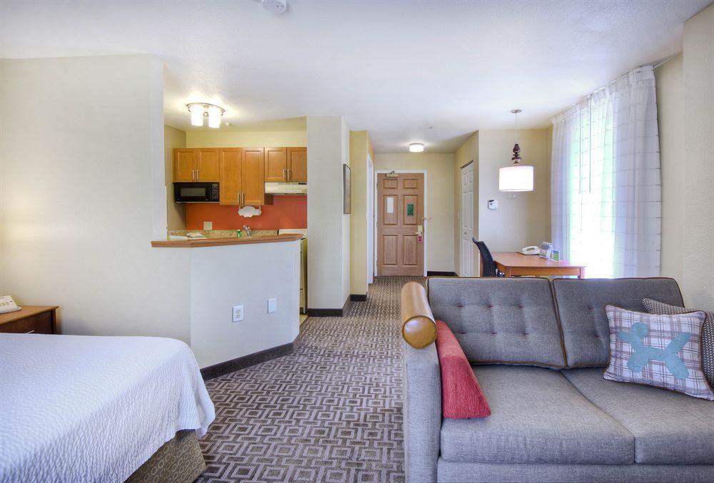Towneplace Suites Raleigh Cary/Weston Parkway Zewnętrze zdjęcie