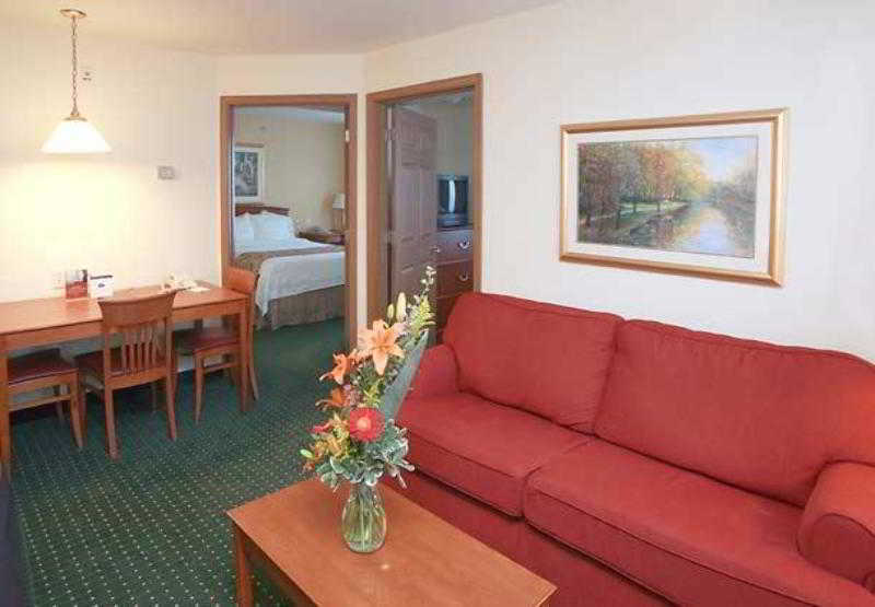 Towneplace Suites Raleigh Cary/Weston Parkway Zewnętrze zdjęcie